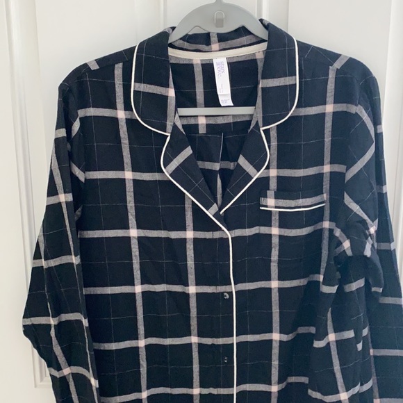 Stars above flannel night shirt - Picture 2 of 7